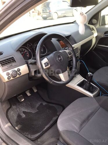 Opel Astra 2008, 211,000 km - 1.4 л - Bakı