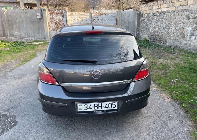 Opel Astra 2009, 135,000 km - 1.4 л - Bakı