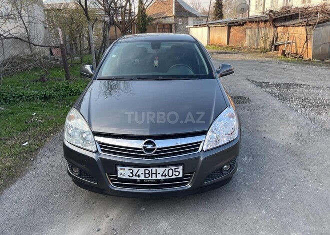 Opel Astra 2009, 135,000 km - 1.4 л - Bakı