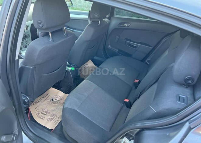 Opel Astra 2009, 135,000 km - 1.4 л - Bakı