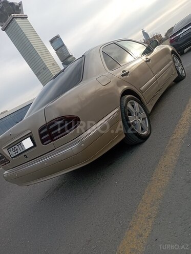 Mercedes E 240 1998, 299,900 km - 2.6 л - Bakı