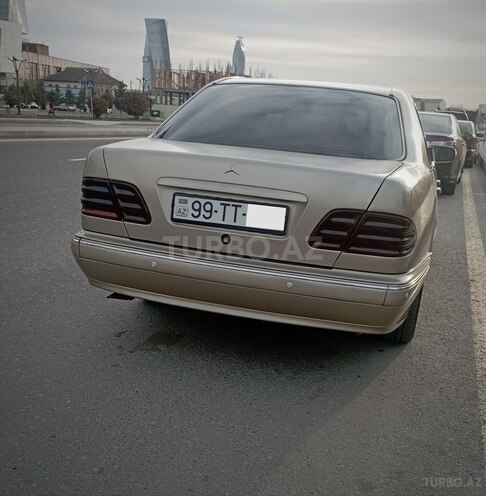 Mercedes E 240 1998, 299,900 km - 2.6 л - Bakı
