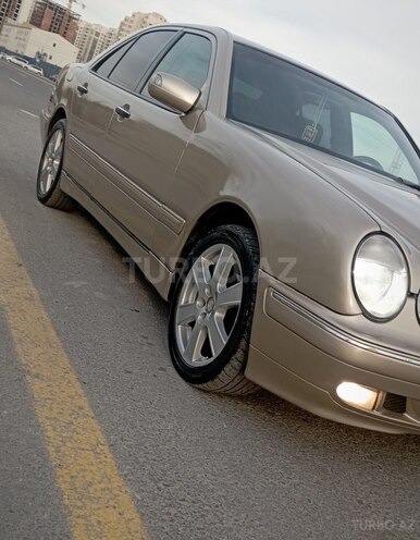 Mercedes E 240 1998, 299,900 km - 2.6 л - Bakı