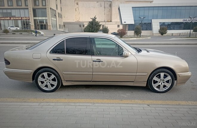 Mercedes E 240 1998, 299,900 km - 2.6 л - Bakı