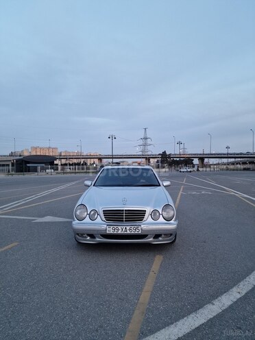 Mercedes E 270 2001, 298,000 km - 2.7 l - Bakı
