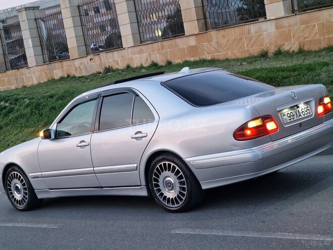 Mercedes E 270 2001, 298,000 km - 2.7 l - Bakı