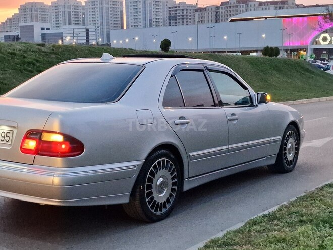 Mercedes E 270 2001, 298,000 km - 2.7 l - Bakı