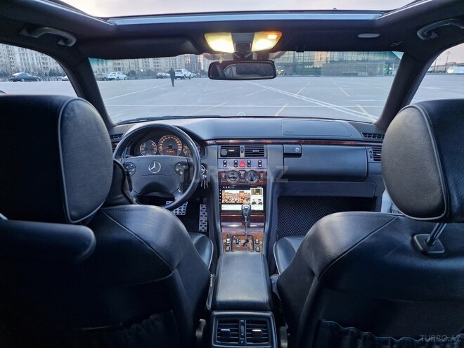 Mercedes E 270 2001, 298,000 km - 2.7 l - Bakı