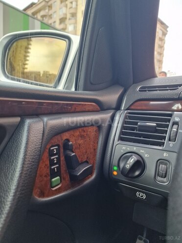 Mercedes E 270 2001, 298,000 km - 2.7 l - Bakı