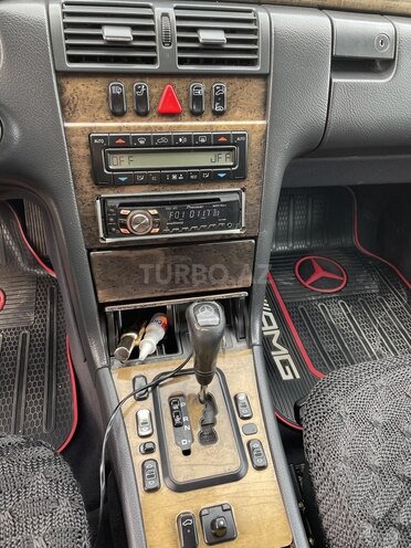 Mercedes E 220 1999, 286,750 km - 2.2 l - Ağdaş