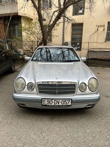 Mercedes E 200 1997, 245,000 km - 2.0 л - Bakı
