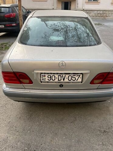 Mercedes E 200 1997, 245,000 km - 2.0 л - Bakı