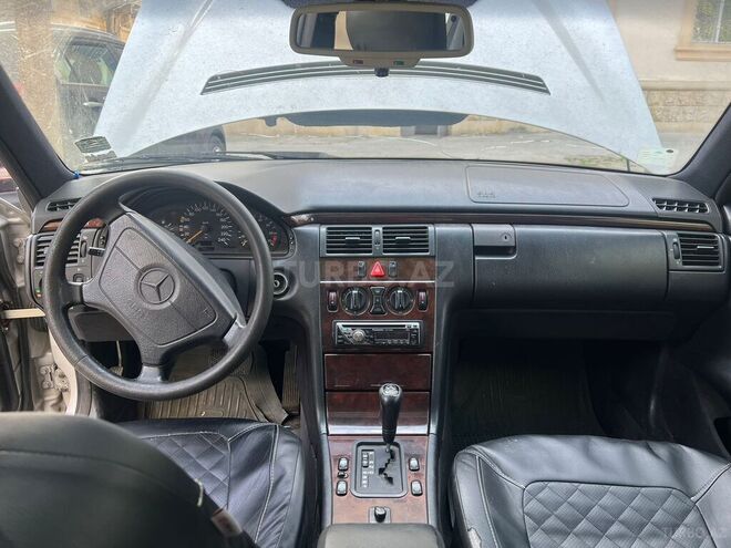 Mercedes E 200 1997, 245,000 km - 2.0 л - Bakı
