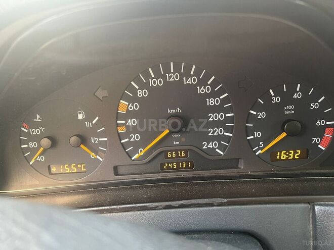 Mercedes E 200 1997, 245,000 km - 2.0 л - Bakı