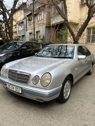 Mercedes E 200 1997, 245,000 km - 2.0 л - Bakı