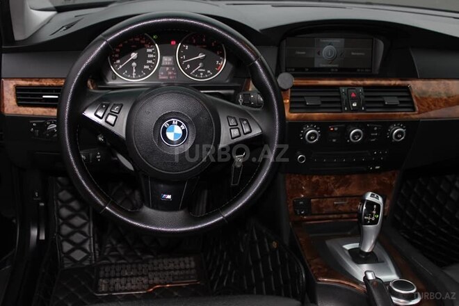 BMW 530 2006, 264,000 km - 3.0 л - Qax