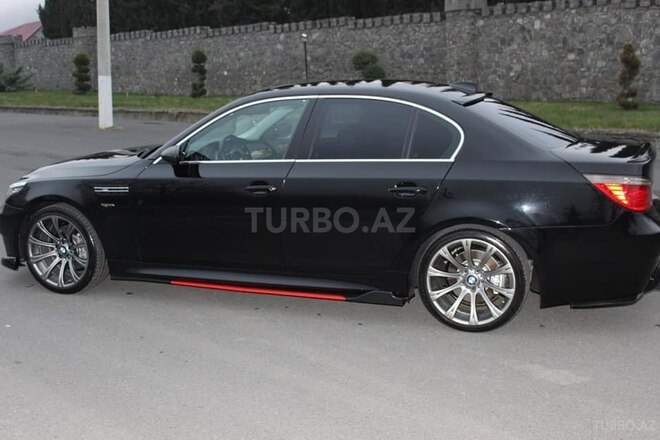 BMW 530 2006, 264,000 km - 3.0 л - Qax