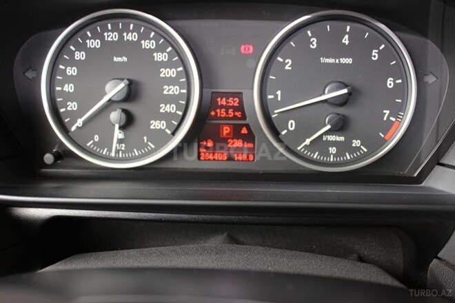 BMW 530 2006, 264,000 km - 3.0 л - Qax