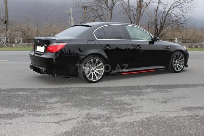 BMW 530 2006, 264,000 km - 3.0 л - Qax
