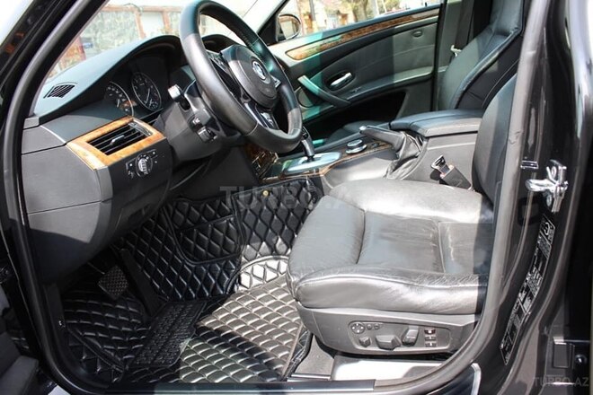 BMW 530 2006, 264,000 km - 3.0 л - Qax