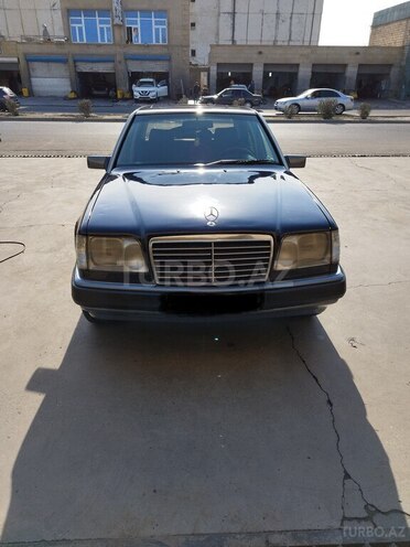 Mercedes E 250 1992, 325,000 km - 2.5 l - Bakı