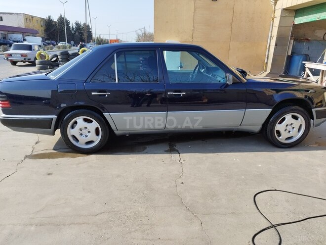Mercedes E 250 1992, 325,000 km - 2.5 l - Bakı