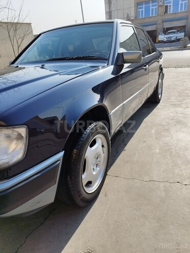 Mercedes E 250 1992, 325,000 km - 2.5 l - Bakı