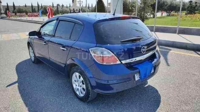 Opel Astra 2009, 215,000 km - 1.4 l - Gəncə
