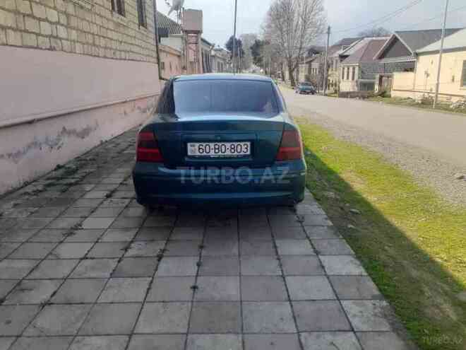 Opel Vectra 1999, 123,000 km - 1.6 l - Qazax