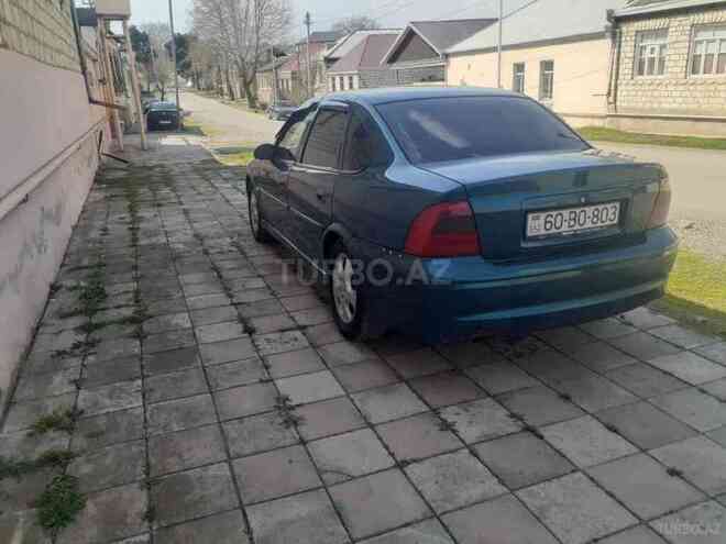 Opel Vectra 1999, 123,000 km - 1.6 l - Qazax