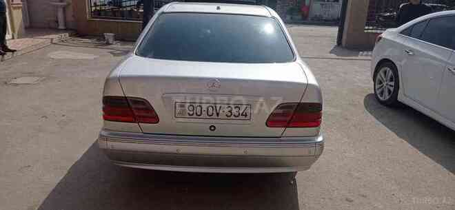 Mercedes E 270 2000, 392,000 km - 2.7 l - Bakı