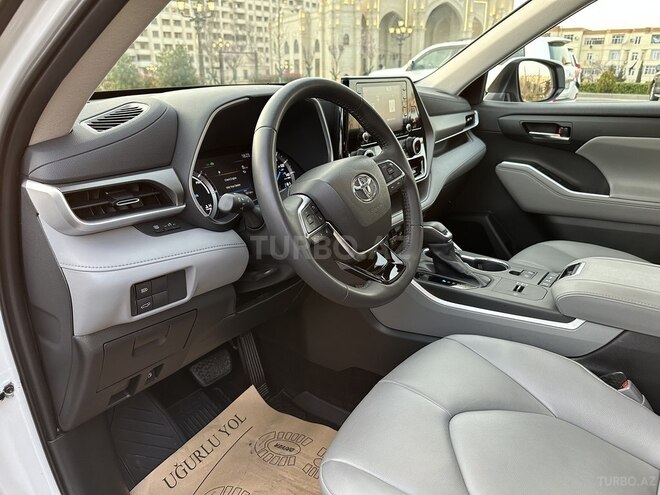 Toyota Highlander 2021, 24,000 km - 2.5 l - Bakı