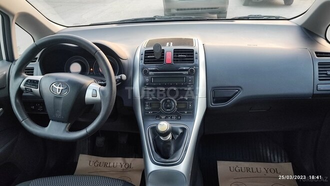 Toyota Auris 2010, 280,000 km - 1.4 l - Bakı