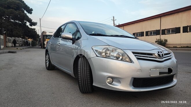 Toyota Auris 2010, 280,000 km - 1.4 l - Bakı