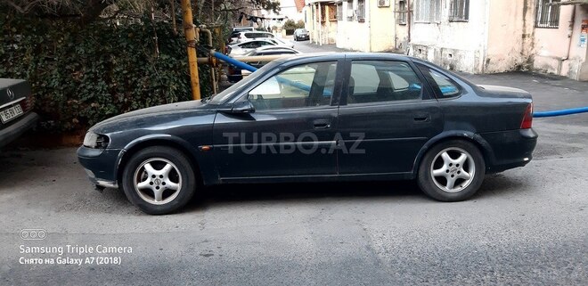 Opel Vectra 1997, 210,000 km - 2.0 l - Bakı