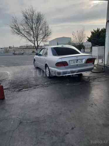 Mercedes E 270 2000, 300,000 km - 2.7 l - Beyləqan
