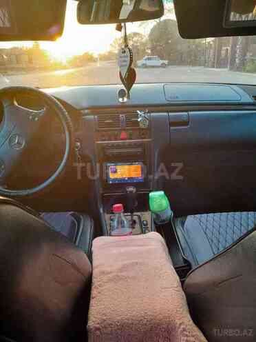 Mercedes E 270 2000, 300,000 km - 2.7 l - Beyləqan