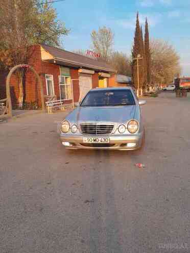 Mercedes E 270 2000, 300,000 km - 2.7 l - Beyləqan