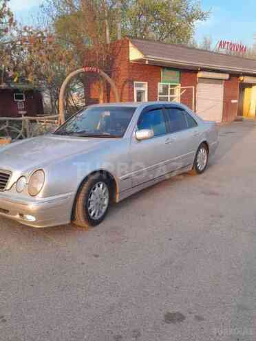 Mercedes E 270 2000, 300,000 km - 2.7 l - Beyləqan