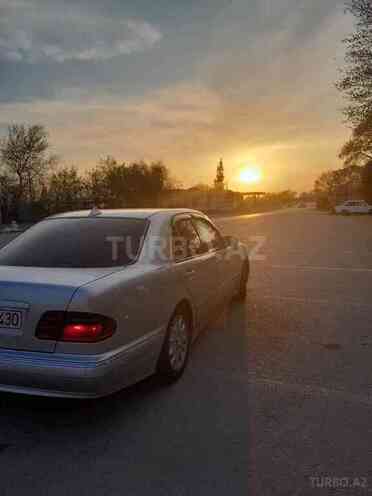 Mercedes E 270 2000, 300,000 km - 2.7 l - Beyləqan