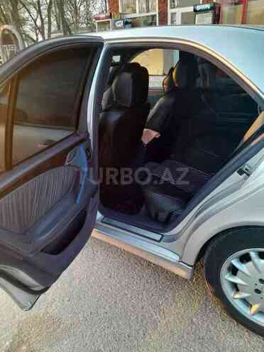 Mercedes E 270 2000, 300,000 km - 2.7 l - Beyləqan
