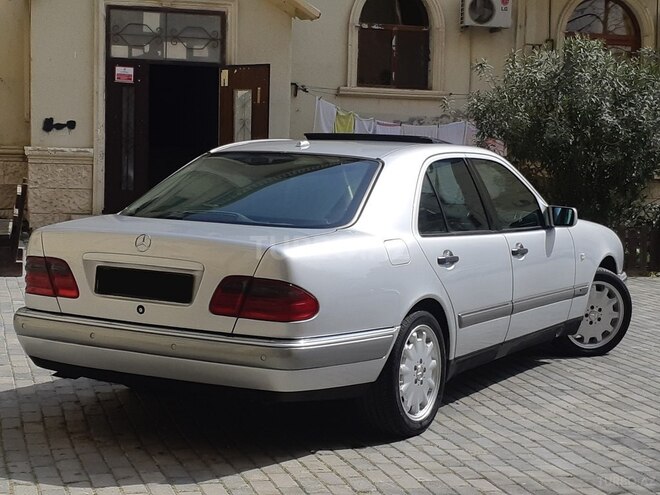 Mercedes E 320 1999, 355,000 km - 3.2 l - Bakı