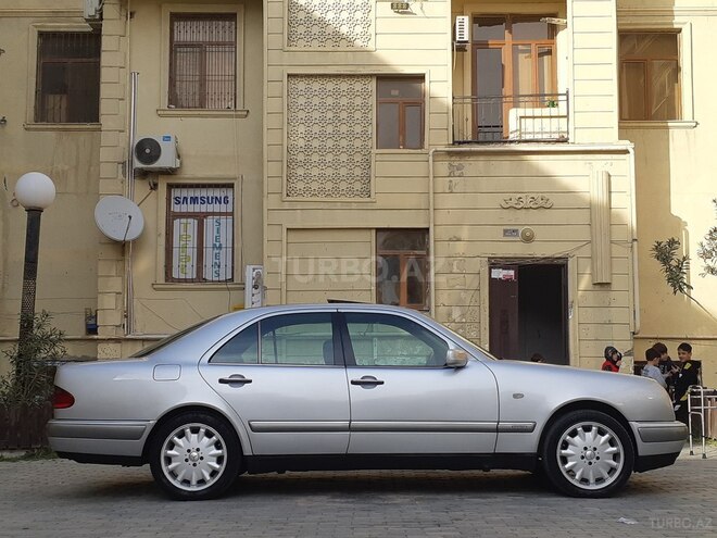 Mercedes E 320 1999, 355,000 km - 3.2 l - Bakı