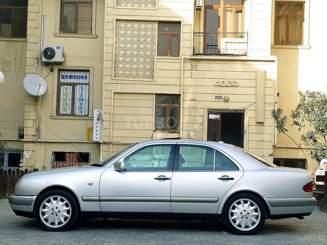 Mercedes E 320 1999, 355,000 km - 3.2 l - Bakı