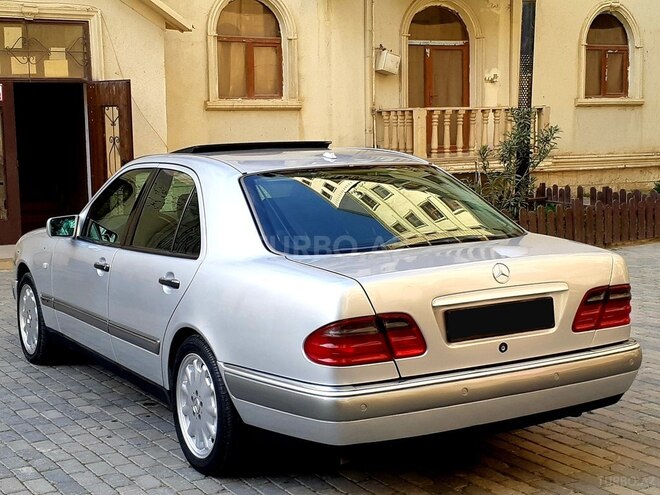Mercedes E 320 1999, 355,000 km - 3.2 l - Bakı