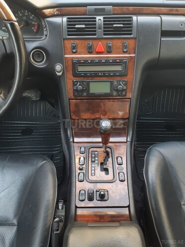 Mercedes E 320 1999, 355,000 km - 3.2 l - Bakı