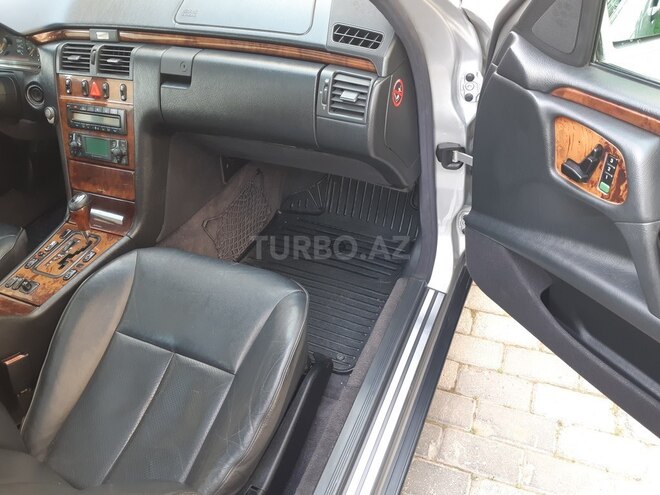 Mercedes E 320 1999, 355,000 km - 3.2 l - Bakı