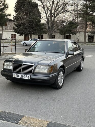 Mercedes E 250 1990, 418,309 km - 2.5 l - Bakı