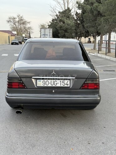 Mercedes E 250 1990, 418,309 km - 2.5 l - Bakı