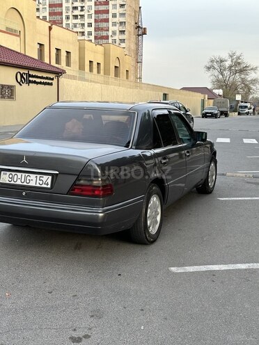 Mercedes E 250 1990, 418,309 km - 2.5 l - Bakı